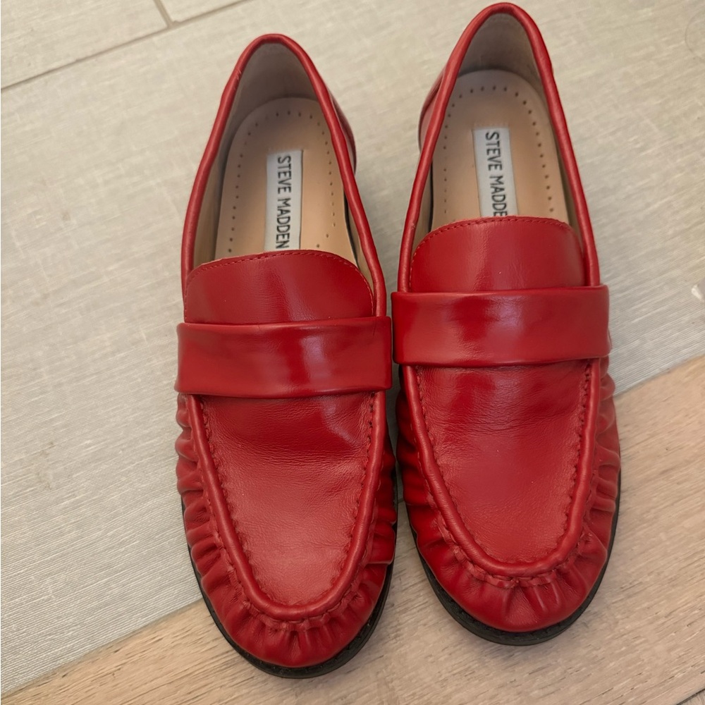 Steve Madden Ridley Red Loafer worn once size 6